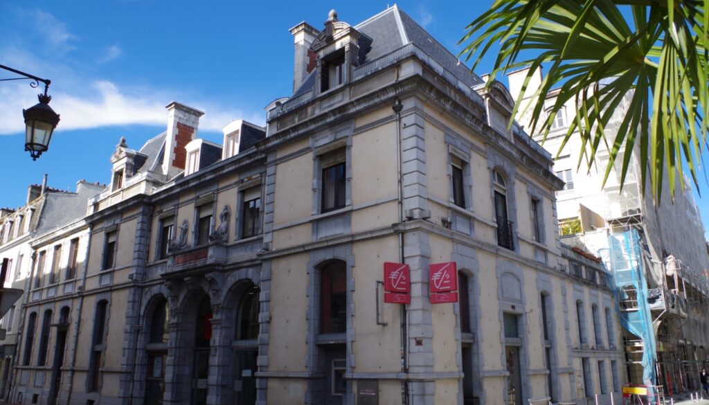 LARGE SYNERGY Architecte Bayonne Et Saint Julien En Born CE PAU Taylor – 1