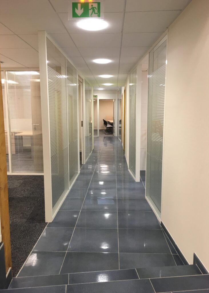 LARGE SYNERGY Architecte Bayonne Et Saint Julien En Born MAE 76 – 19